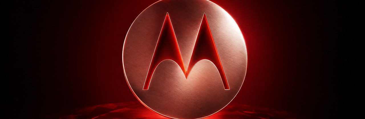 Header dedicado do Blog V4 sobre Motorola e Swarovski lançam coleção de luxo para atrair consumidores de alto padrão